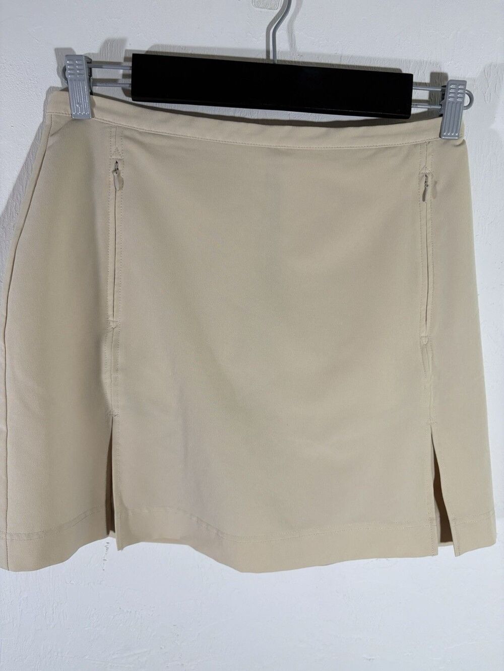 Tail Women Performance Golf Wicking Tan Skort Sz 8 Pockets Pleats Back Zip